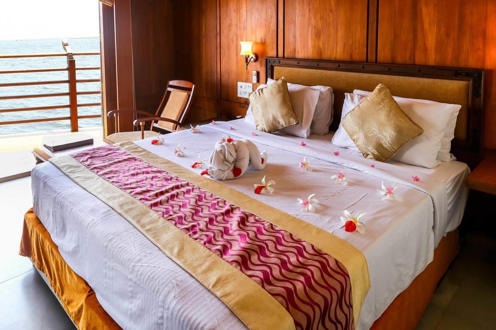 Poovar Island Resort Extérieur photo